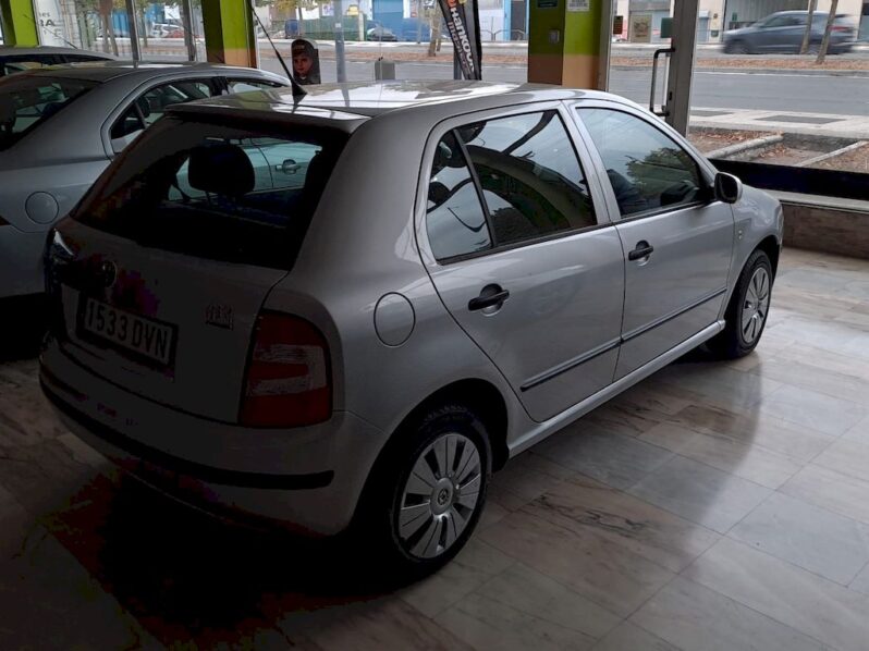 SKODA FABIA 1.4I POCOS KM full
