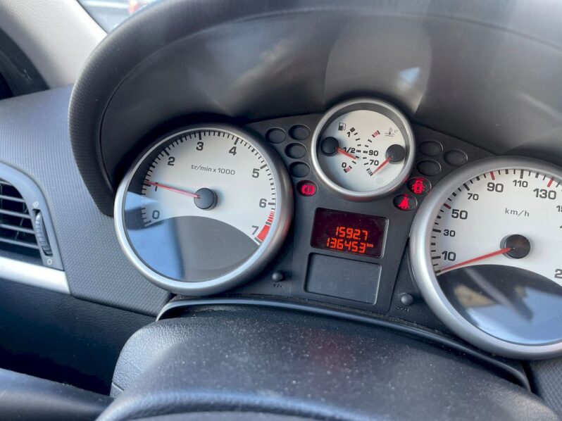 PEUGEOT 207 1.4I full