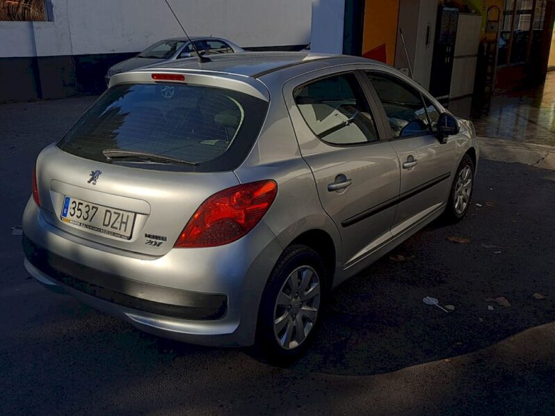 PEUGEOT 207 1.4I full