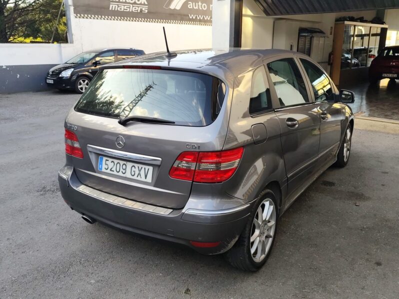 MERCEDES B180CDI ELEGANCE 110CV lleno