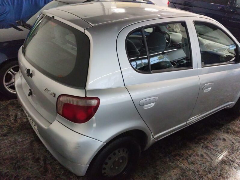 TOYOTA YARIS 1.0i 70CV lleno