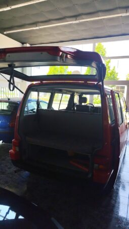 VOLKSWAGEN TRANSPORTER CARAVELLE 2.4D lleno