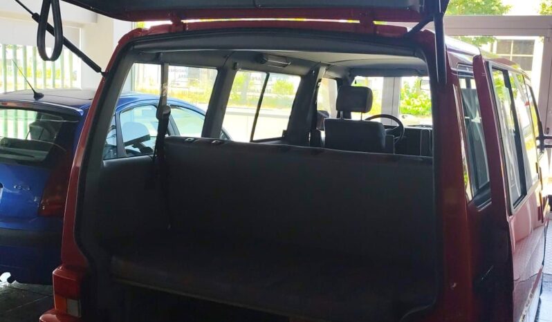 VOLKSWAGEN TRANSPORTER CARAVELLE 2.4D lleno